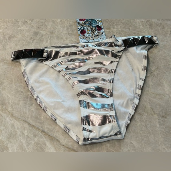 NWT Sinful by Affliction Pyramid White Zebra Foil Bikini Bottom Size Lg‎ - Picture 1 of 8